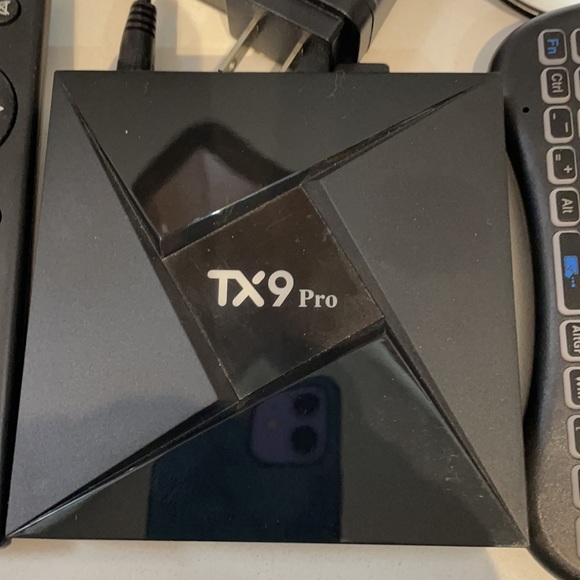TX 9 pro tv box. 3G ram 32 G rom - Picture 2 of 7